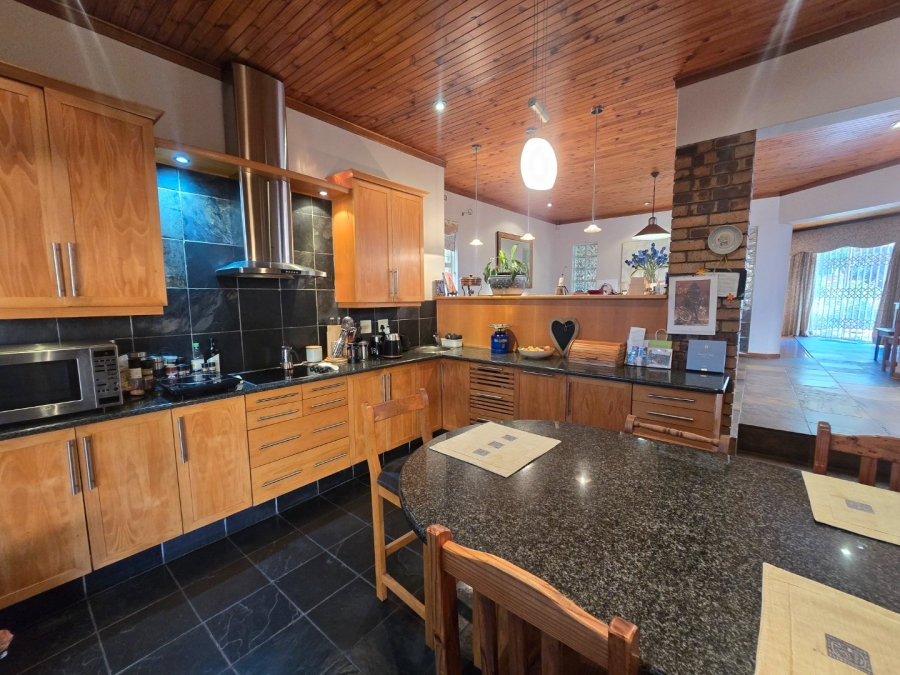 4 Bedroom Property for Sale in Heuwelsig Free State